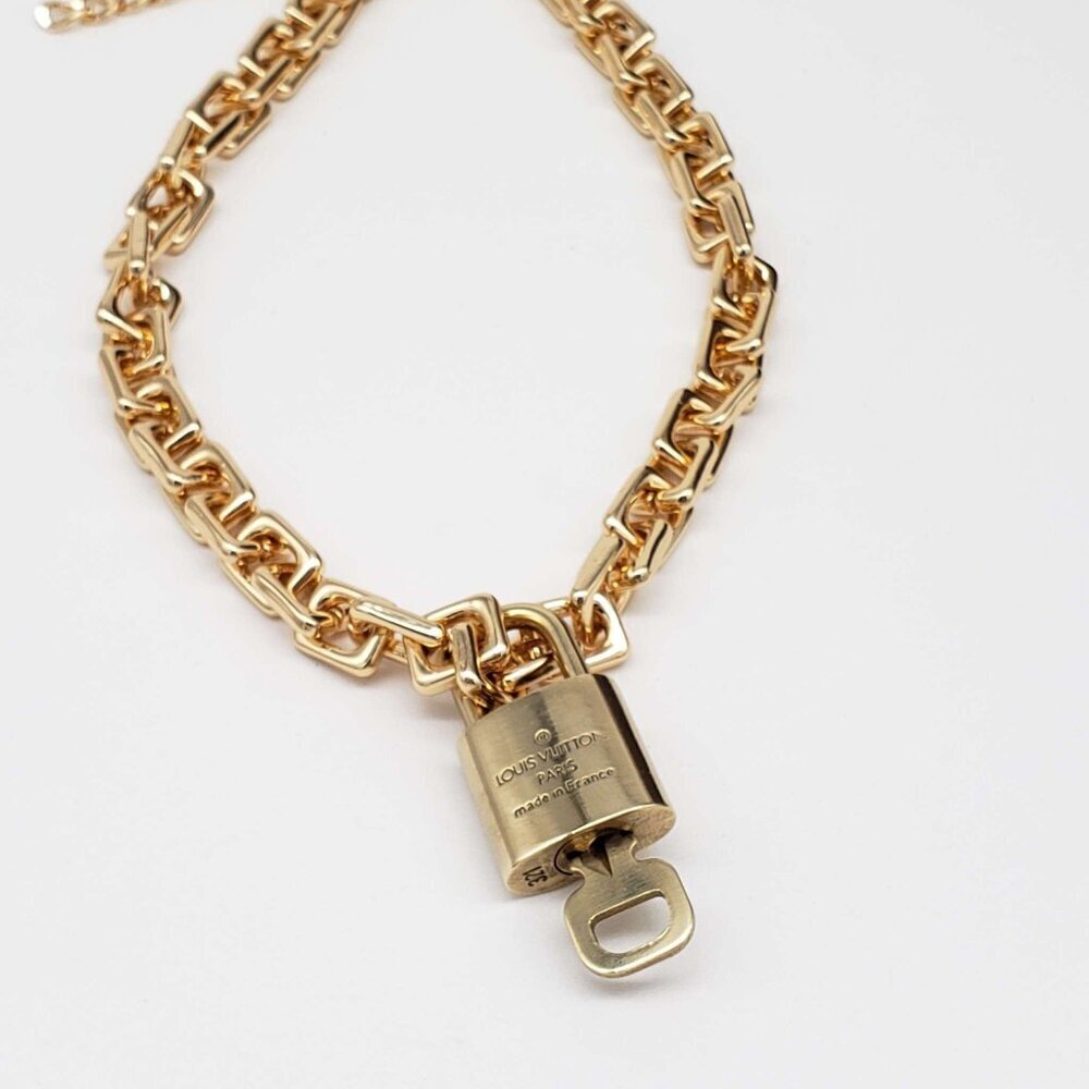 100% Auth Louis Vuitton Lock & Key with Unbranded Gold Plated Chain Necklace - Picture 8 of 9